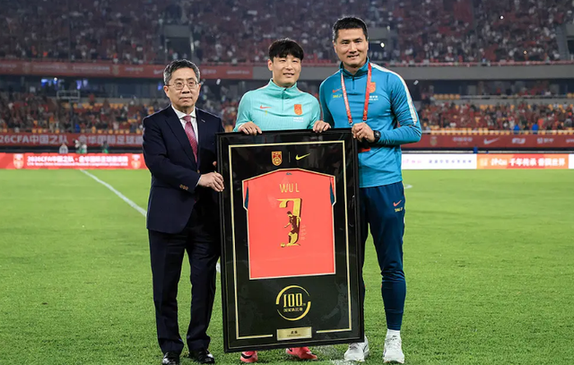 ESPN记者：皇马为琼阿梅尼标价9000万欧，今夏或出售他；邮报：曼联未来数月可能会和B费进行新合同谈判