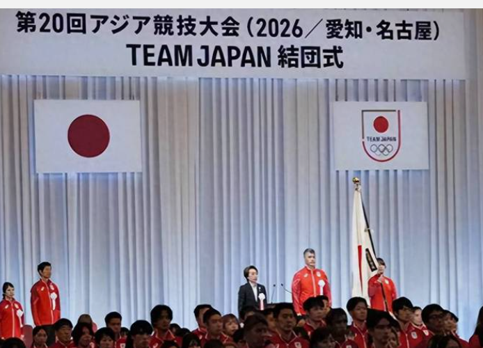 首个丢球，首场失利！青岛复力0