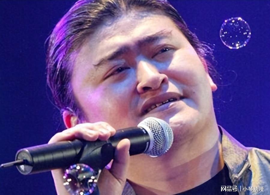 上港与新鹏城比赛没开踢！他就成首位无缘大名单的王牌，原因受伤